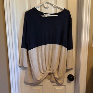 Market & Spruce Navy and Beige Long Sleeve Top